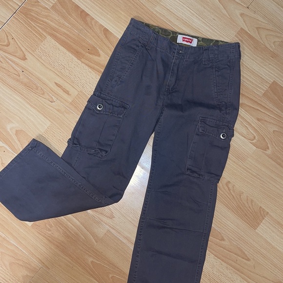 Boys Levi’s cargo pants - Picture 3 of 5